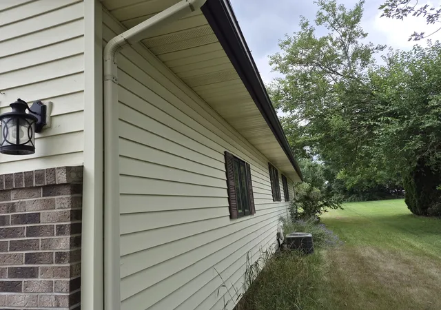 Photo 4 of Single family home for sale at 830 Lake Summerset Rd, Lake Summerset, IL 61019 | MLS# 12727659 | Listing updated on 2026-08-25