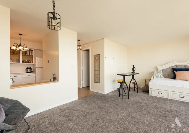 Listing Photo 2 - Condo for sale in building located at 3001 S Michigan Ave, Chicago, IL 60616 - Unit #2406