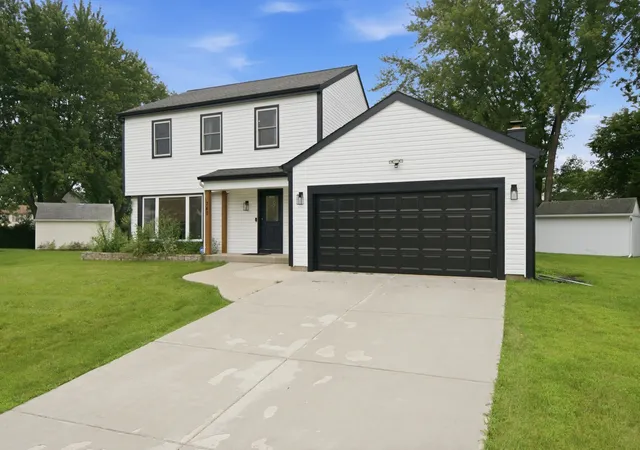 Photo 32 of Single family home for sale at 740 Thompson Blvd, Buffalo Grove, IL 60089 | MLS# 12727726 | Listing updated on 2026-09-02