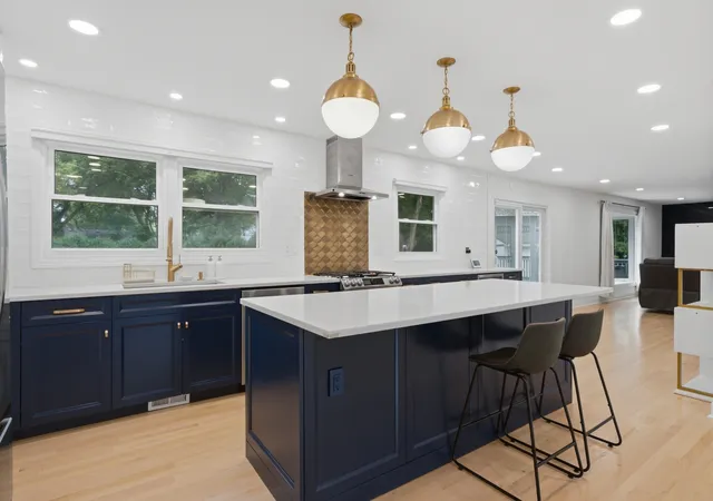 Photo 4 of Single family home for sale at 740 Thompson Blvd, Buffalo Grove, IL 60089 | MLS# 12727726 | Listing updated on 2026-09-02