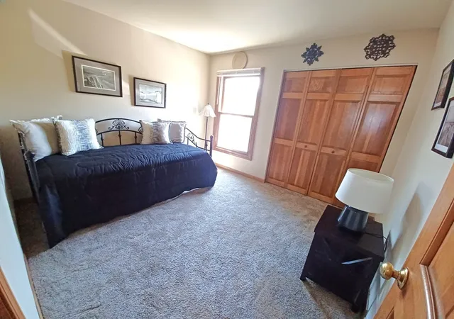 2nd image of 477 Vlg Grn Rd, Naperville, IL 60540