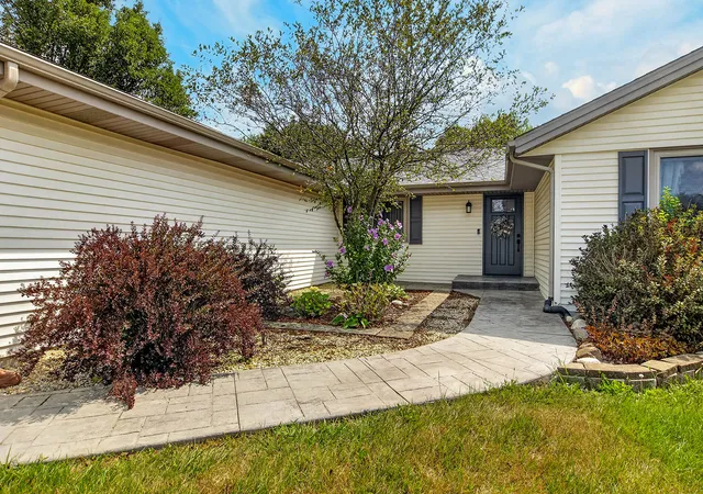 2nd image of 9289 Old Towne Ct, Roscoe, IL 61073 | MLS# 12727866