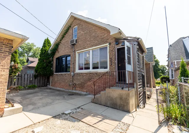 38th image of 7047 N 26th Pkwy, Berwyn, IL 60402 | MLS# 12728022