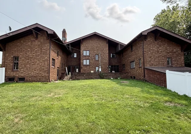 24th image of 109 W Macon St, Clinton, IL 61727 | MLS# 12728102