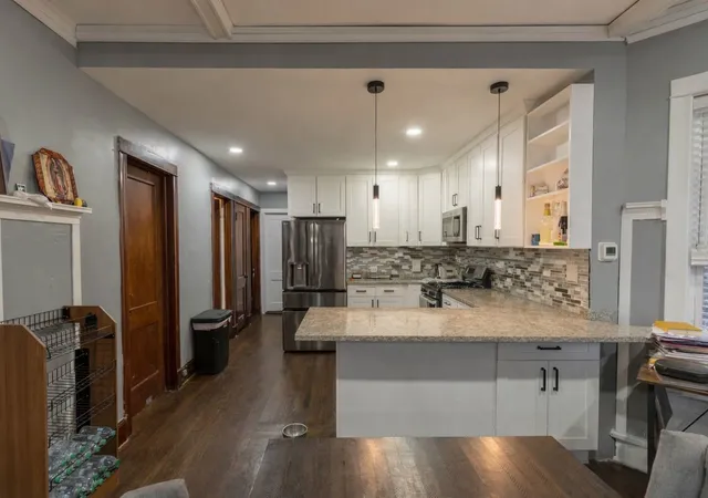 Listing Photo 4 - Condo for sale in building located at 3402 W Lexington St, Chicago, IL 60624