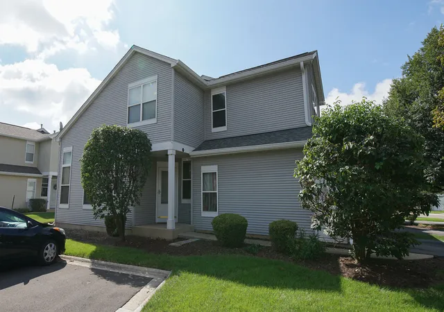 4th image of 143 Woodland Cir, North Aurora, IL 60542 | MLS# 12728136