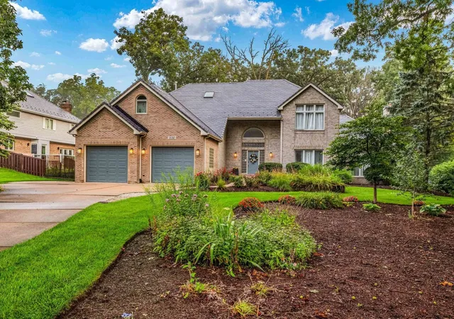 Photo 3 of Single family home for sale at 1130 Preserve Trl, Bartlett, IL 60103 | MLS# 12728153 | Listing updated on 2026-08-29