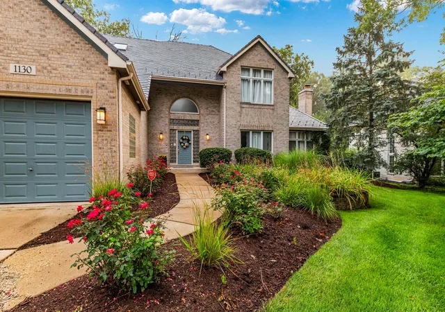 Photo 4 of Single family home for sale at 1130 Preserve Trl, Bartlett, IL 60103 | MLS# 12728153 | Listing updated on 2026-08-29