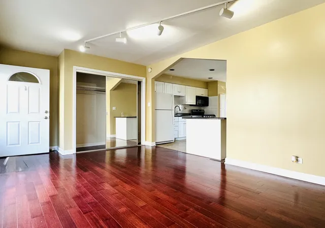 4th image of 4035 N Keystone Ave, Chicago, IL 60641 | MLS# 12728185