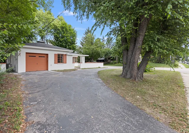 19th image of 1822 E State St, Rockford, IL 61104 | MLS# 12728188