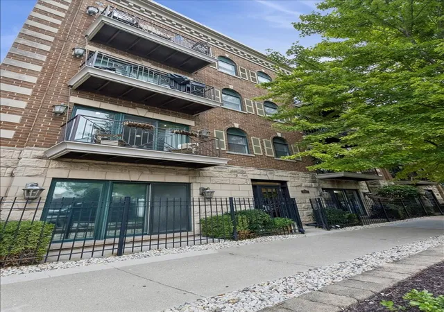 Photo 1 of Condo for sale at 1148 W Roscoe St #1E, Chicago, IL 60657 | MLS# 12728286 | Listing updated on 2026-09-03