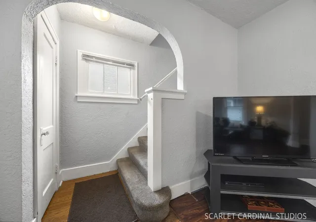 image of 926 W Galena Blvd, Aurora, IL 60506 | MLS# 12728353