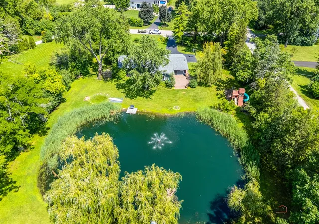 2nd image of 83 Wildwood Dr, Barrington, IL 60010 | MLS# 12728374