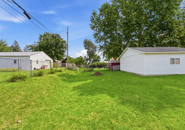 Photo 17 of Sale Pending at 819 E 3rd Avenue, Milan, IL 61264 | MLS# 12728554 | Listing updated on 2026-08-17