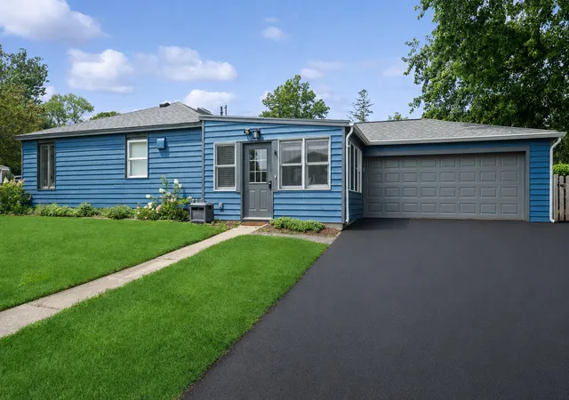 Photo 1 of Single family home for sale at 648 E Rockland Rd, Libertyville, IL 60048 | MLS# 12728583 | Listing updated on 2026-08-31
