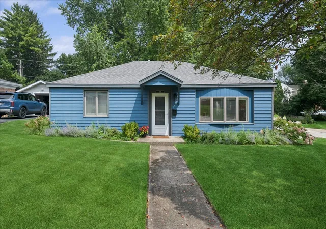 Photo 2 of Single family home for sale at 648 E Rockland Rd, Libertyville, IL 60048 | MLS# 12728583 | Listing updated on 2026-08-31