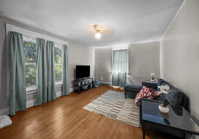 Listing Photo 2 - Condo for sale in building located at 1118 14Th Ave, Moline, IL 61265