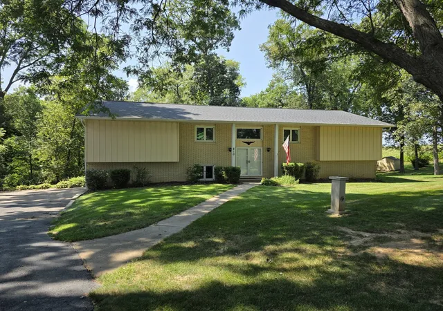 Photo 1 of Single family home for sale at 210 N Park Ave, Geneseo, IL 61254 | MLS# 12728632 | Listing updated on 2026-08-18