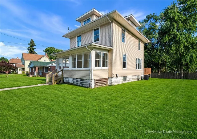 4th image of 1133 Liberty St, Aurora, IL 60505 | MLS# 12728658