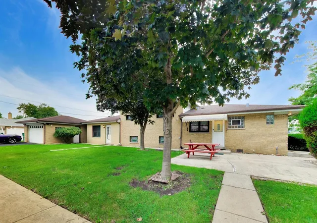 Photo 1 of Single family home for sale at 6101 W 80th Place, Burbank, IL 60459 | MLS# 12728681 | Listing updated on 2026-09-04
