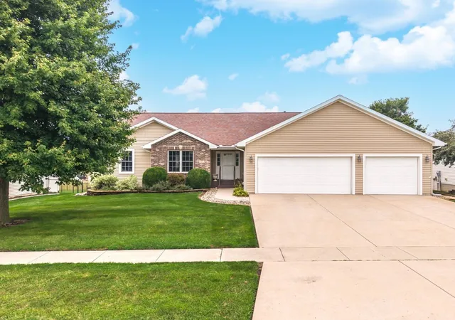 1st image of 208 Whitetail Ln, Hudson, IL 61748 | MLS# 12728743