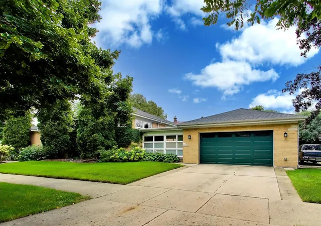 3rd image of 9058 Ewing Ave, Evanston, IL 60203 | MLS# 12728821
