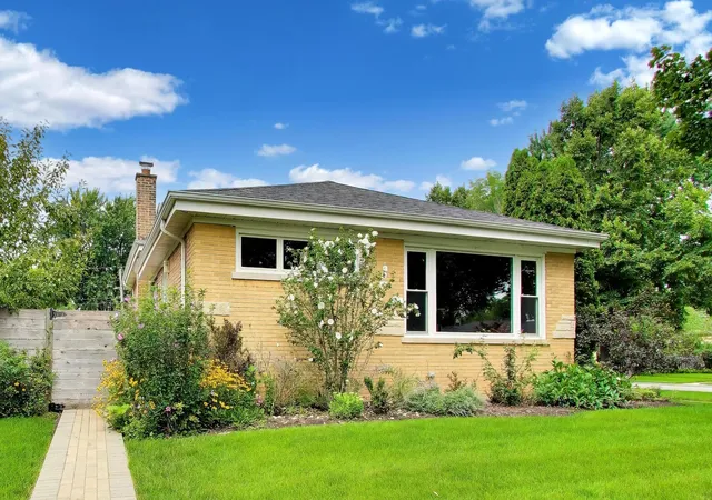 4th image of 9058 Ewing Ave, Evanston, IL 60203 | MLS# 12728821