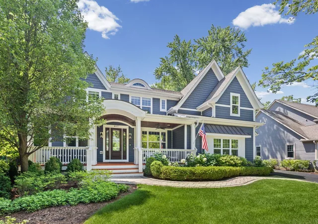 Photo 1 of Single family home for sale at 407 Lake St, Libertyville, IL 60048 | MLS# 12728826 | Listing updated on 2026-09-06