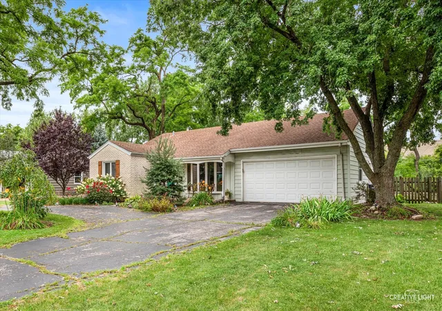 Photo 2 of Single family home for sale at 5804 Ridgewood Dr, Western Springs, IL 60558 | MLS# 12728843 | Listing updated on 2026-08-19