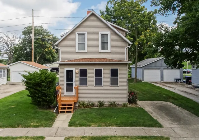 1st image of 1317 N Allin St, Bloomington, IL 61701 | MLS# 12728863