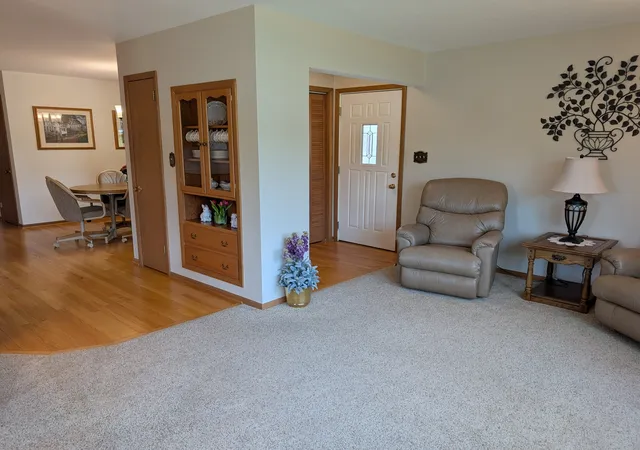 Photo 4 of Single family home for sale at 1358 Empire Ct, Freeport, IL 61032 | MLS# 12728868 | Listing updated on 2026-08-18