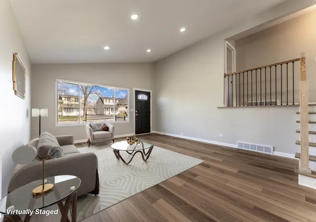 Photo 2 of Single family home for sale at 646 W Babcock Ave, Elmhurst, IL 60126 | MLS# 12728930 | Listing updated on 2026-09-03