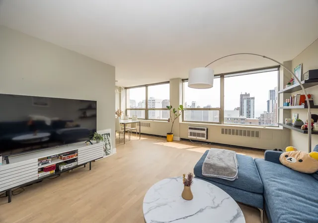 Photo 4 of Condo for sale at 1355 N Sandburg Ter #2206D, Chicago, IL 60610 | MLS# 12728949 | Listing updated on 2026-08-18