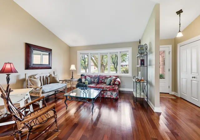 Photo 3 of Single family home for sale at 305 S Knollwood Dr, Schaumburg, IL 60193 | MLS# 12729031 | Listing updated on 2026-08-24