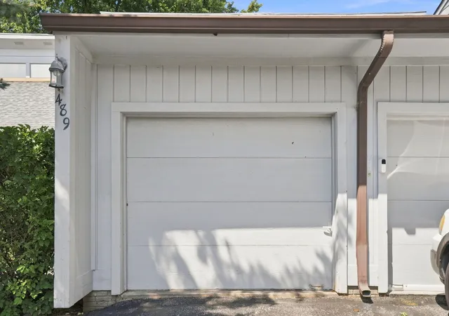 3rd image of 489 44th Ave Ct, East Moline, IL 61244