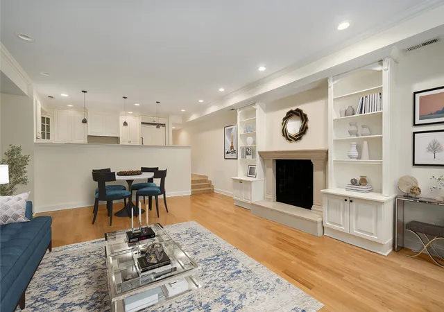 3rd image of 82 E Elm St, Chicago, IL 60611