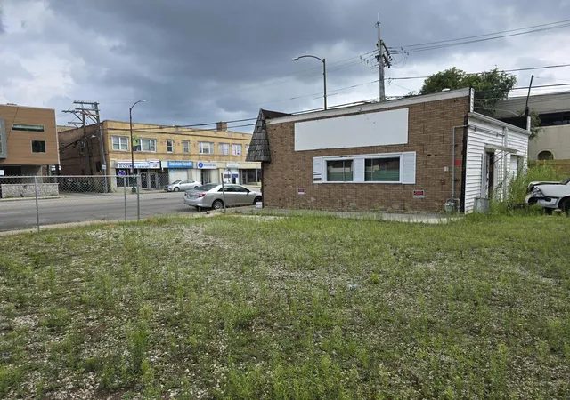Photo 2 of Land for sale at 7216 N Western Ave, Chicago, IL 60645 | MLS# 12729176 | Listing updated on 2026-08-20