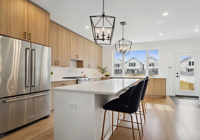 Photo 4 of Single family home for sale at 2519 W Fillmore St, Chicago, IL 60612 | MLS# 12729296 | Listing updated on 2026-08-21