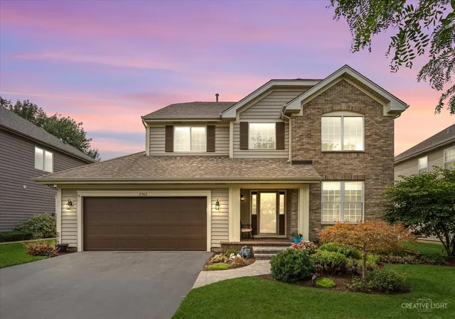 Photo 3 of Single family home for sale at 2562 N Jade Ave, Arlington Heights, IL 60004 | MLS# 12729322 | Listing updated on 2026-08-25