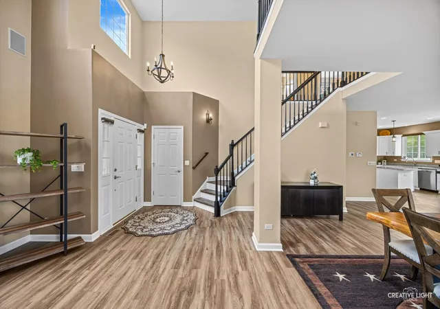 Photo 4 of Single family home for sale at 2562 N Jade Ave, Arlington Heights, IL 60004 | MLS# 12729322 | Listing updated on 2026-08-25