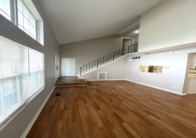 Photo 4 of Townhouse for sale at 341 Wisteria Dr #341, Streamwood, IL 60107 | MLS# 12729336 | Listing updated on 2026-08-25