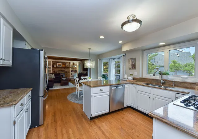 Photo 4 of Single family home for sale at 26w050 Macarthur Ave, Wheaton, IL 60188 | MLS# 12729338 | Listing updated on 2026-09-22