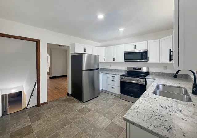 Photo 3 of Multi family home for sale at 903 905 S Park Blvd, Freeport, IL 61032 | MLS# 12729383 | Listing updated on 2026-09-09