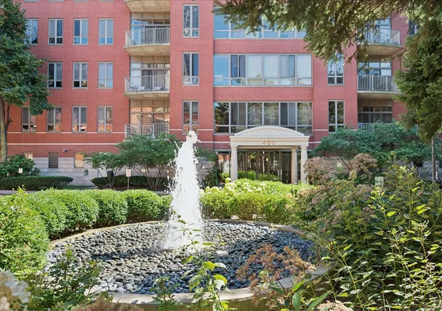 Photo 2 of Condo for sale at 400 N Clinton St #207, Chicago, IL 60654 | MLS# 12729430 | Listing updated on 2026-08-25