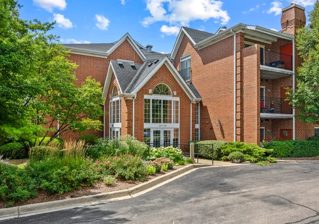 Condo for sale at 129 Hunt Clb Dr #129, St. Charles, IL 60174 | MLS# 12729452