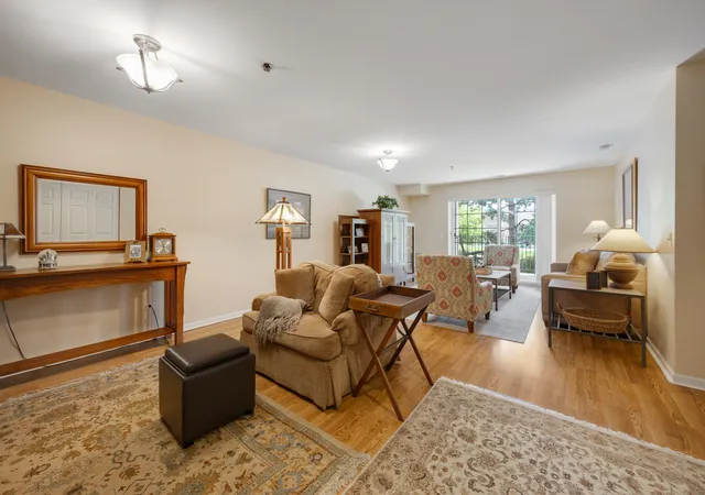 Photo 3 of Condo for sale at 129 Hunt Clb Dr #129, St. Charles, IL 60174 | MLS# 12729452 | Listing updated on 2026-09-08