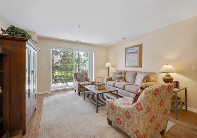 Photo 3 of Condo for sale at 129 Hunt Clb Dr #129, St. Charles, IL 60174 | MLS# 12729452 | Listing updated on 2026-09-08
