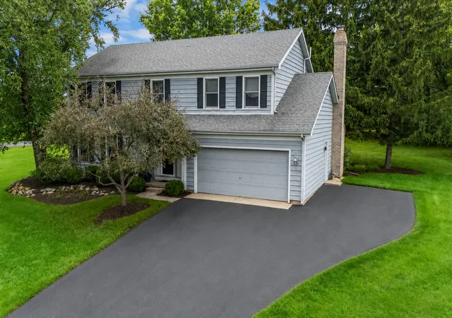 image of 4402 Fox Creek Dr, Crystal Lake, IL 60012 | MLS# 12729470