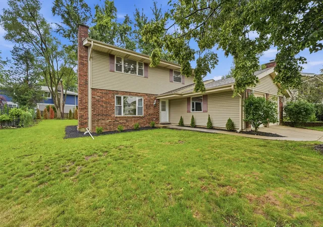1st image of 1134 Pinehurst Ln, Schaumburg, IL 60193 | MLS# 12729533