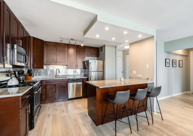 5th image of 2800 N Lake Shore Dr #2015, Chicago, IL 60657 | MLS# 12729543